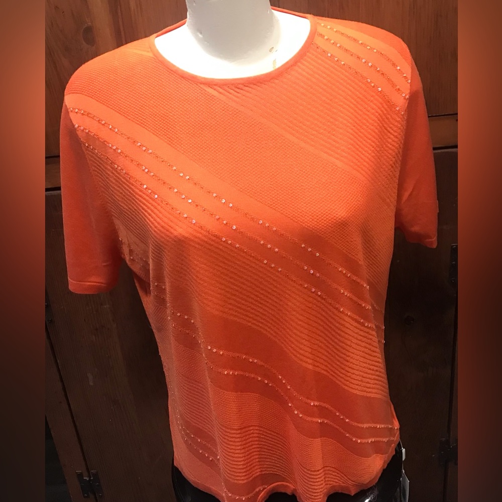 New ! Orange Aupecker Top - Size Medium